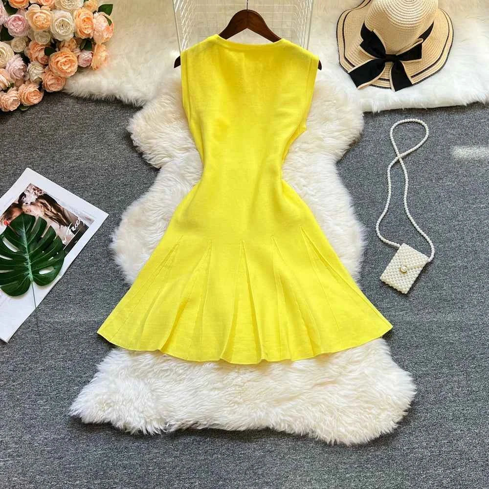 Summer Pleated Short Dress Women O-neck Slim Waist A-line Party Dress Streetwear Lady Outfits.