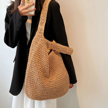 Women Large Capacity Shoulder Bags. Handmade Straw Woven Fashion Women Large Capacity Shoulder Bags.